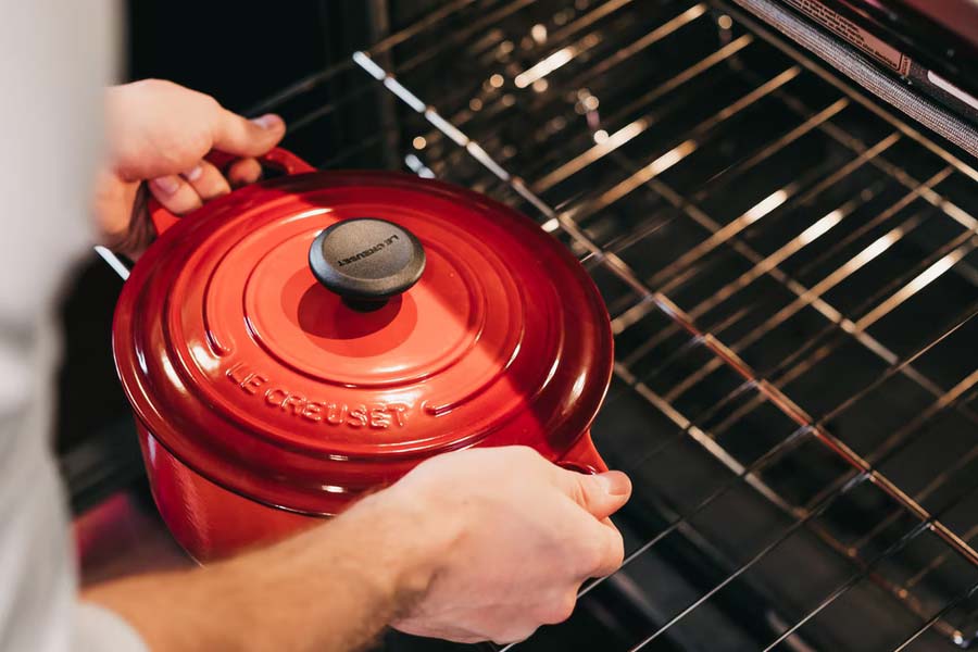 How Long Does Oven Stay Hot After Turned Off?